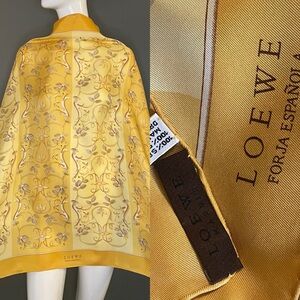 Gorg Loewe Silk Scarf 34 In Sq Excellent Condition